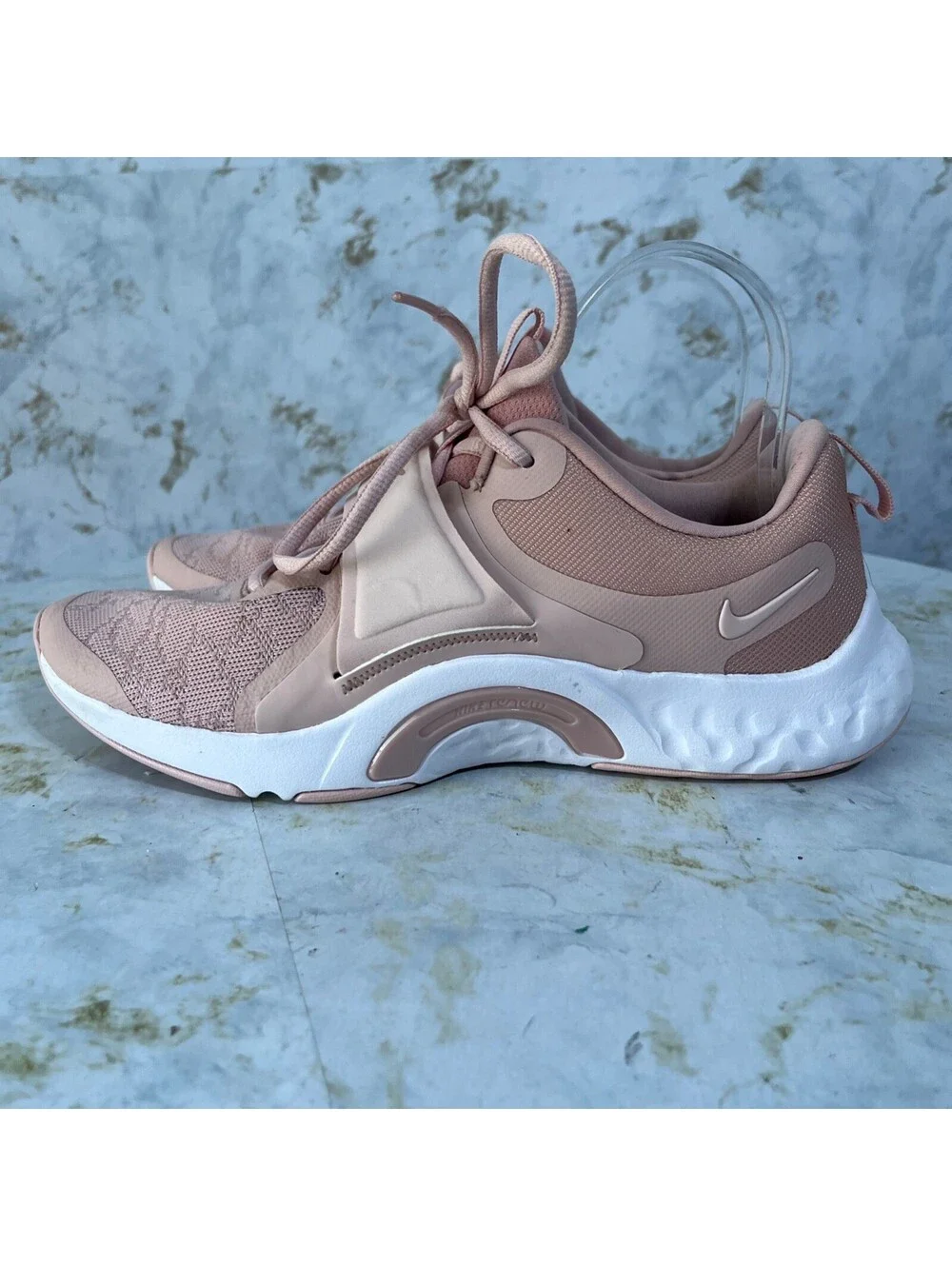 Nike strap discoloration