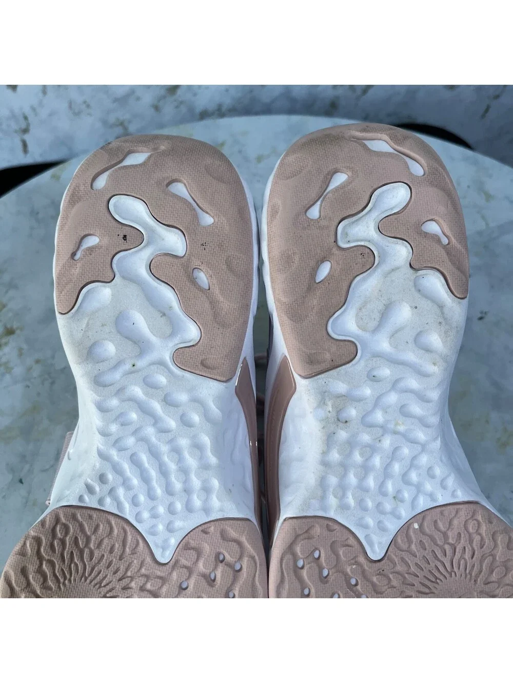 Nike strap discoloration