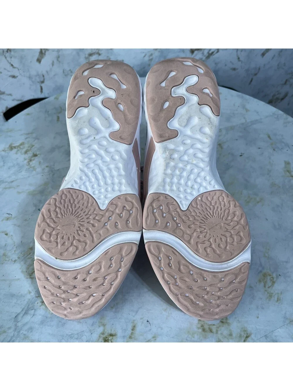Nike strap discoloration