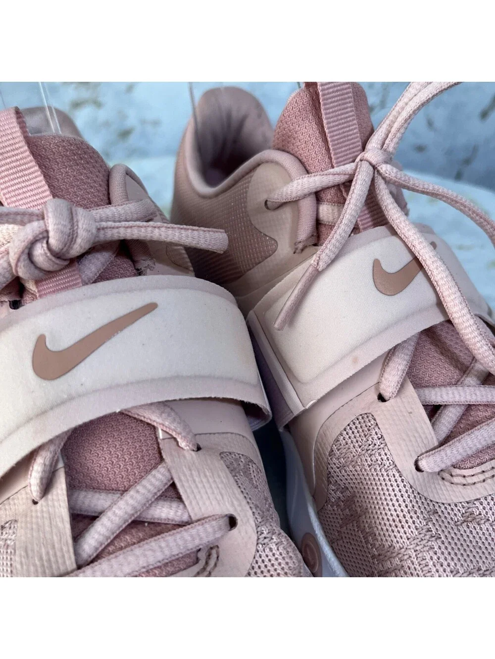 Nike strap discoloration