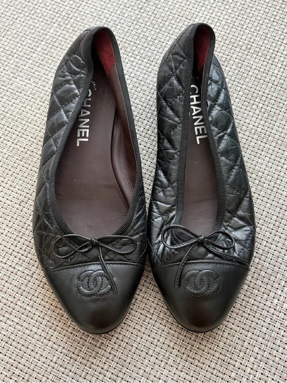 CHANEL Black Quilted Leather CC Logo Ballet Flats
