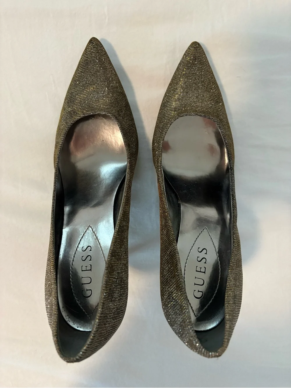 Guess pointed toe