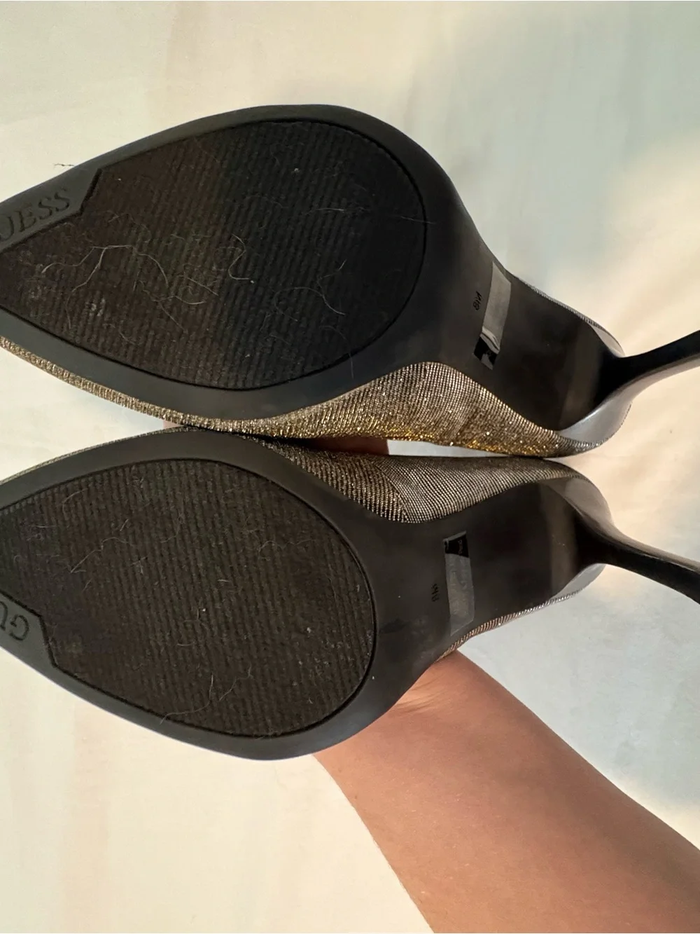 Guess pointed toe