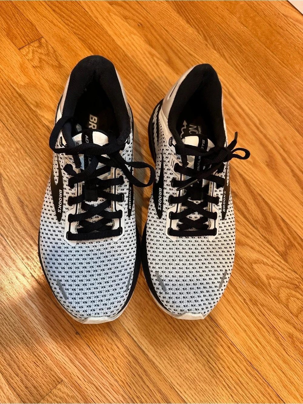 Brooks women Athletic Running Shoes - White & Black