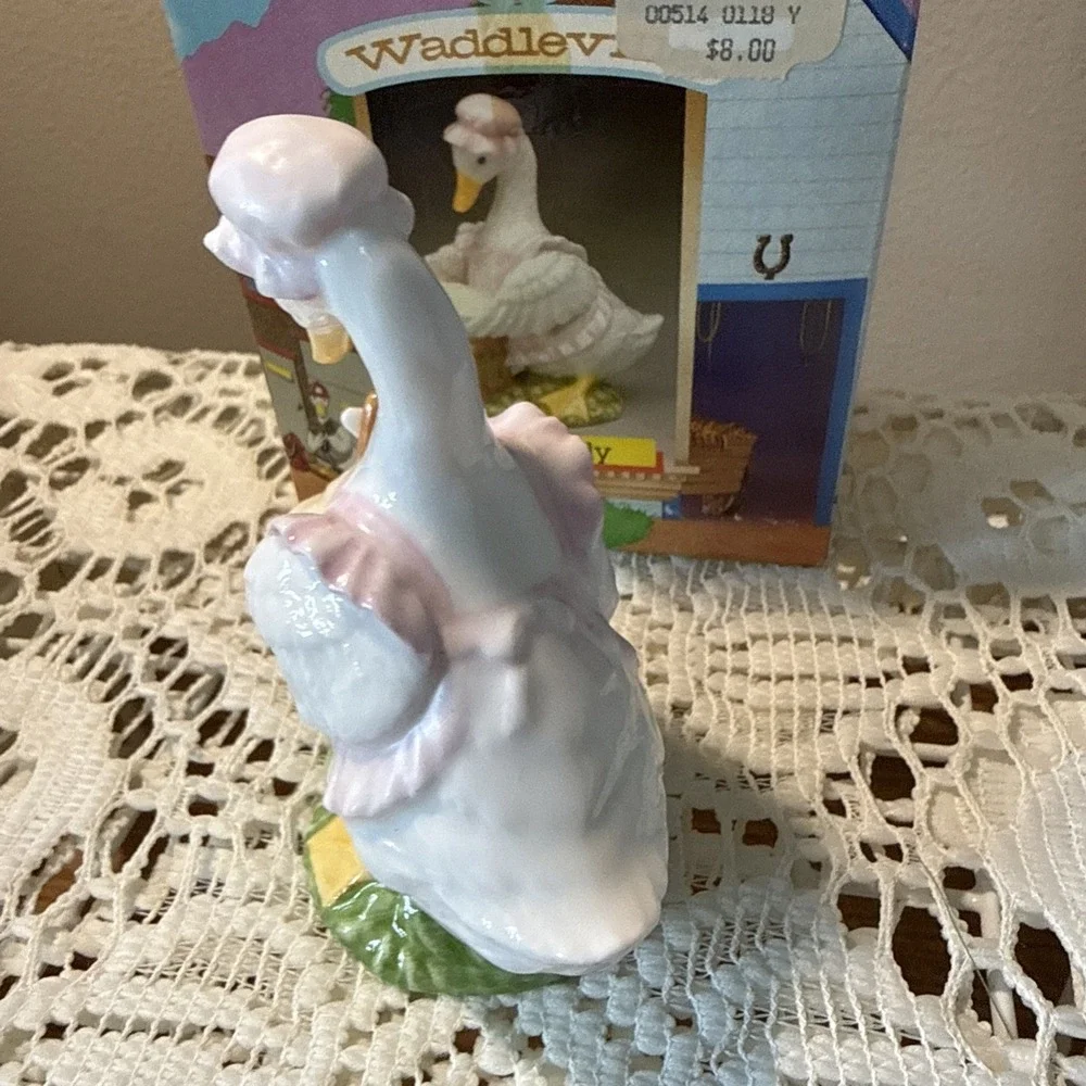 Mother Goose Baker Waddleville Country Porcelain Figurine 4