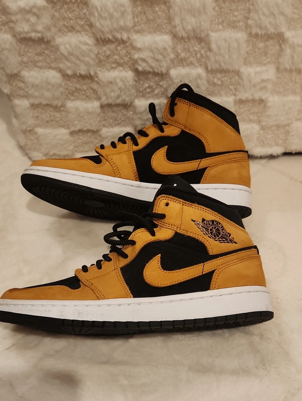Nike Air Jordan 1 Mid SE Desert Ochre 7.5