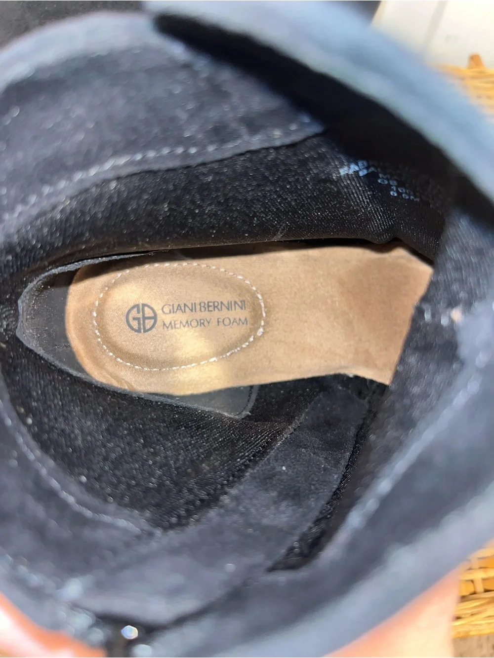 Giani Bernini cushioned comfort fabric