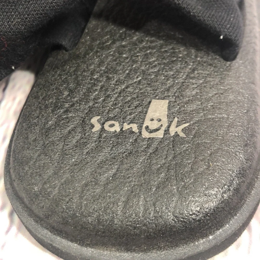 Sanuk yoga sandals black