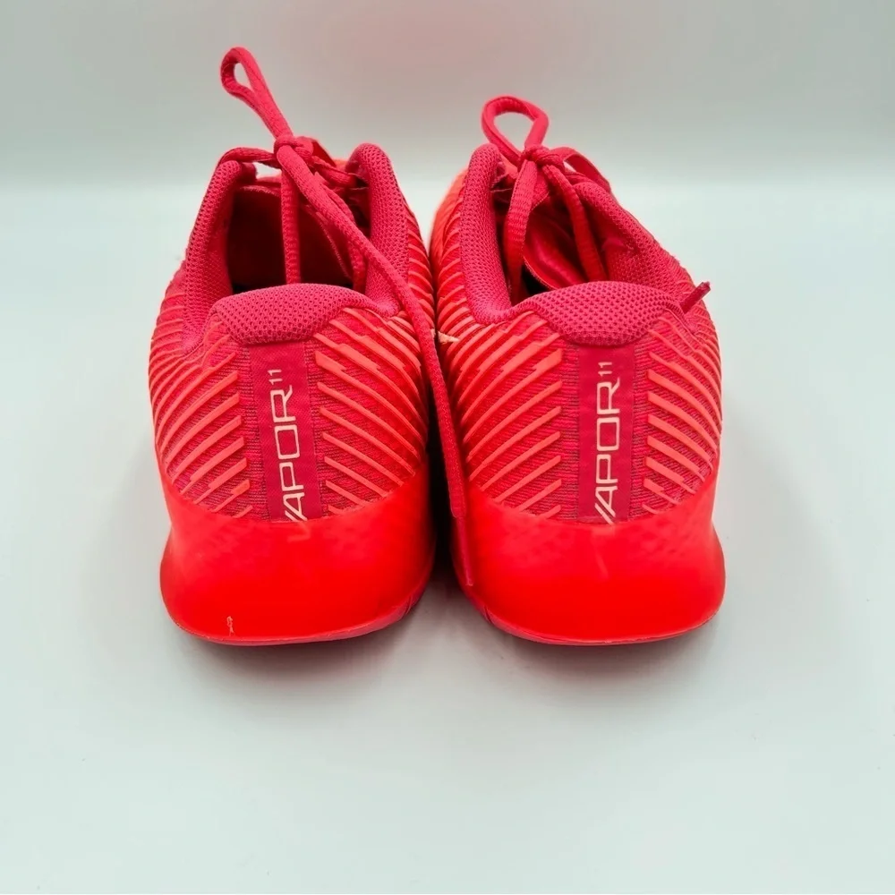 Nike dynamic red