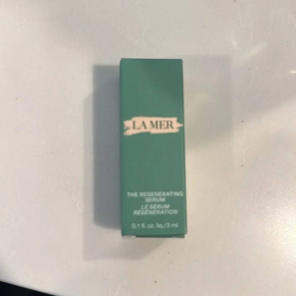 La Mer Regenerating Serum .01 fl. Oz.