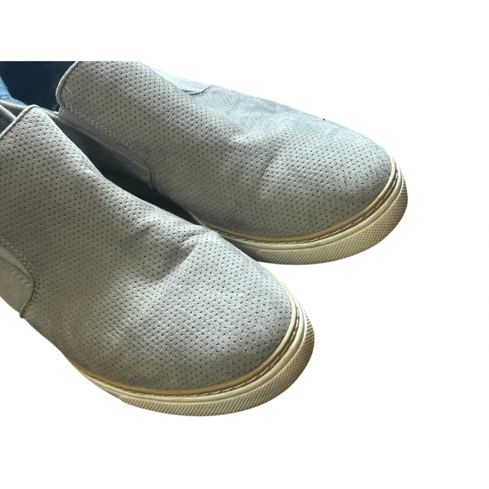 Dr. Scholls step into