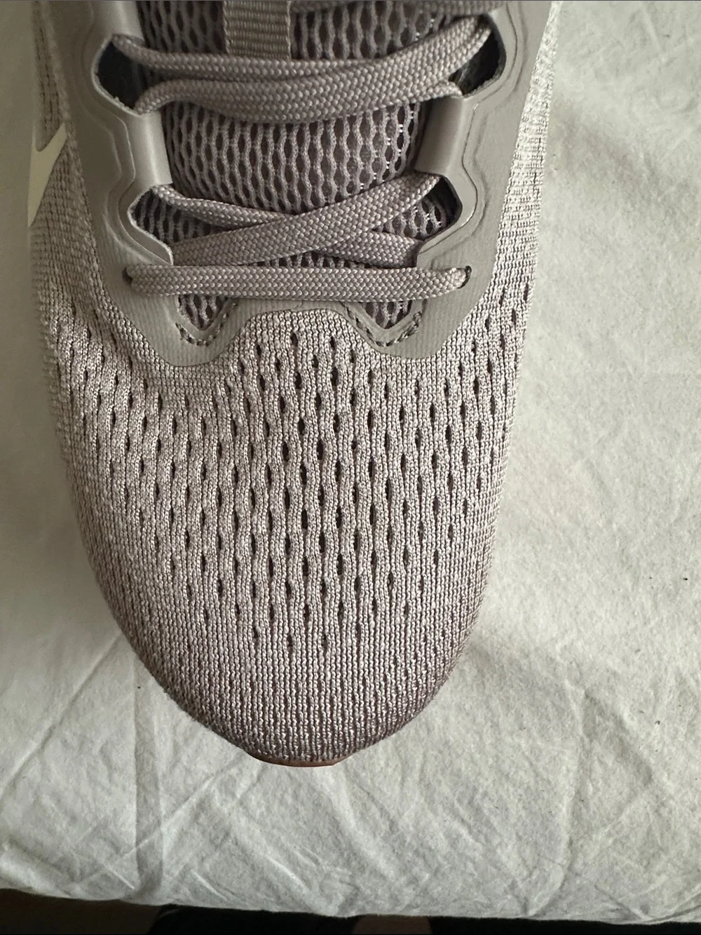 NWOT Nike Winflow 11 Women's Neutral Taupe Knit Running Sneakers 8 half woman