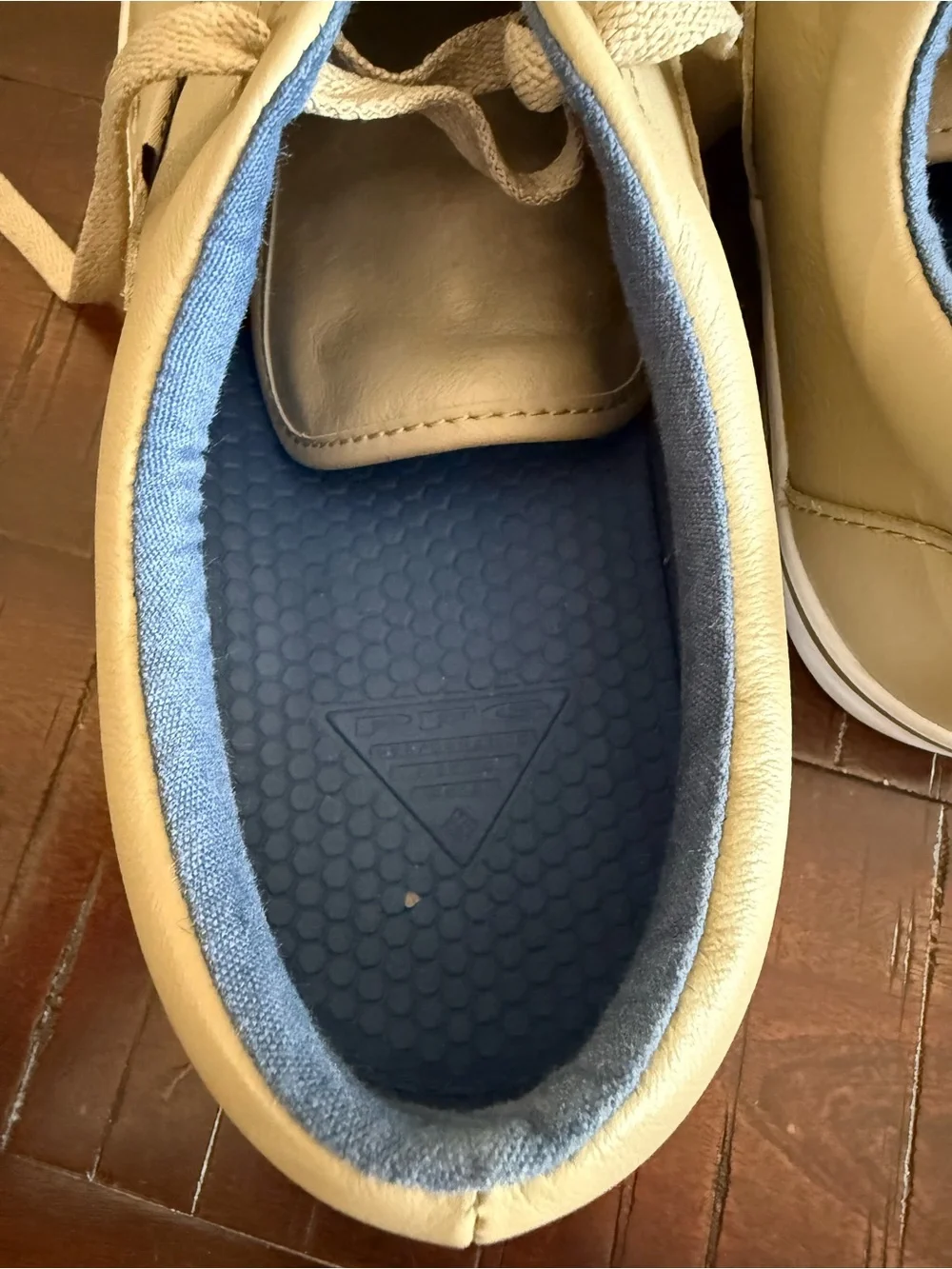 Columbia casual sneakers