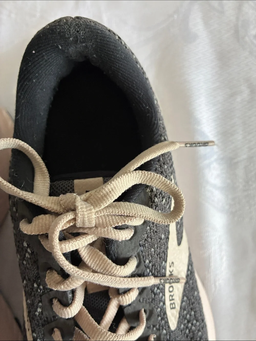Brooks neutral pair