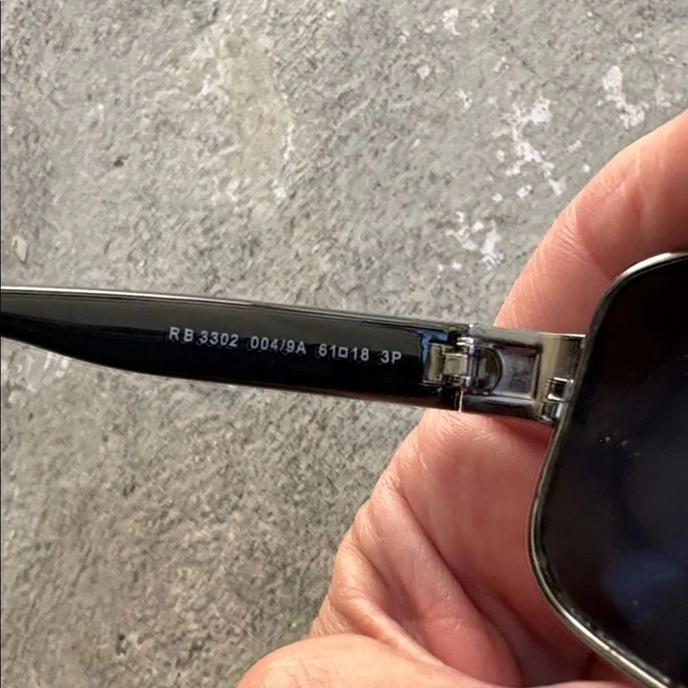 Ray-Ban please look