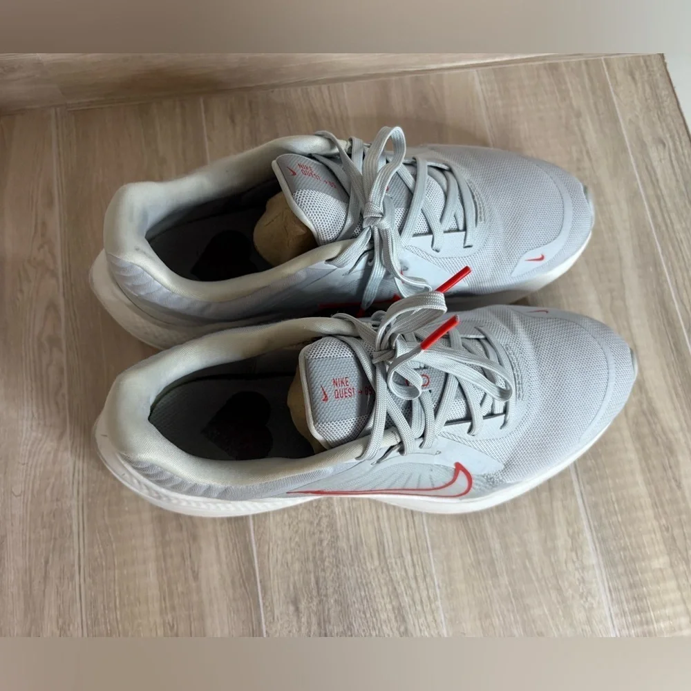 Nike Quest 5 Pure Platinum Light Crimson Gray Red