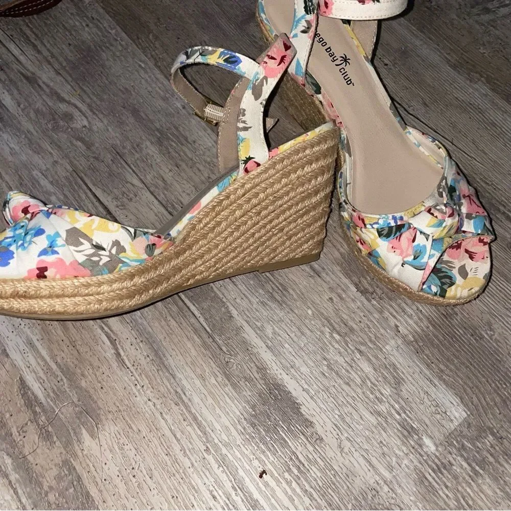Montego Bay Club peep floral