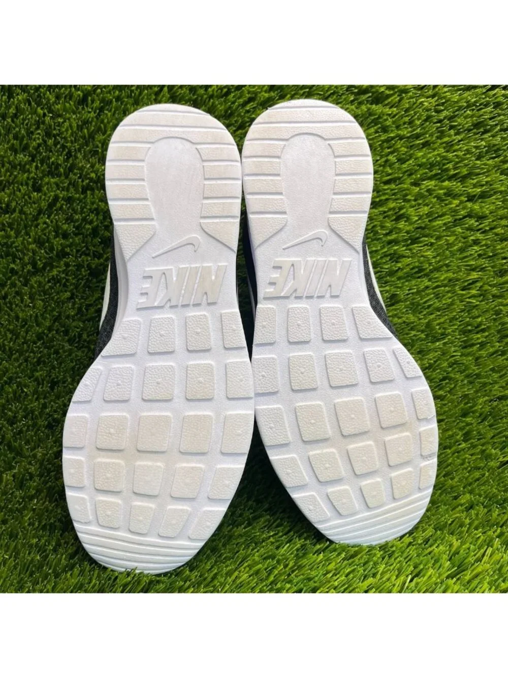 Nike Tanjun Womens Size 7.5 Black White Athletic Running Walking Shoes Sneakers