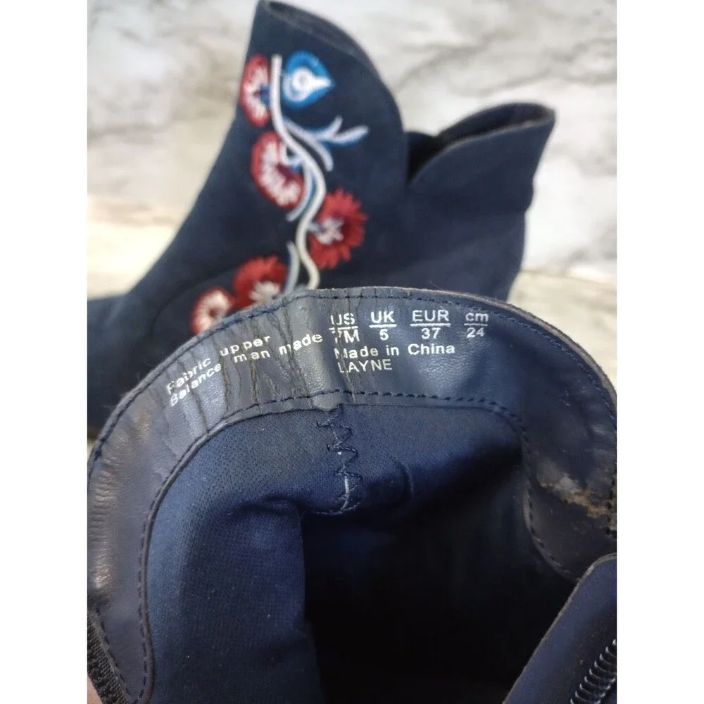 Carlos Santana Navy Embroidered Pointed Toe Ankle Boots Size 7M