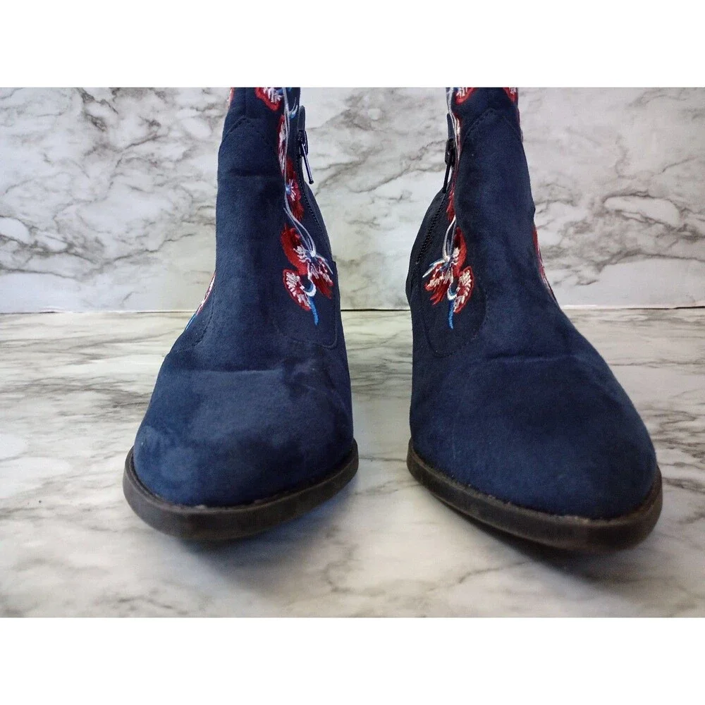 Carlos Santana Navy Embroidered Pointed Toe Ankle Boots Size 7M