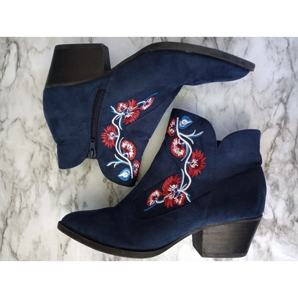 Carlos Santana Navy Embroidered Pointed Toe Ankle Boots Size 7M