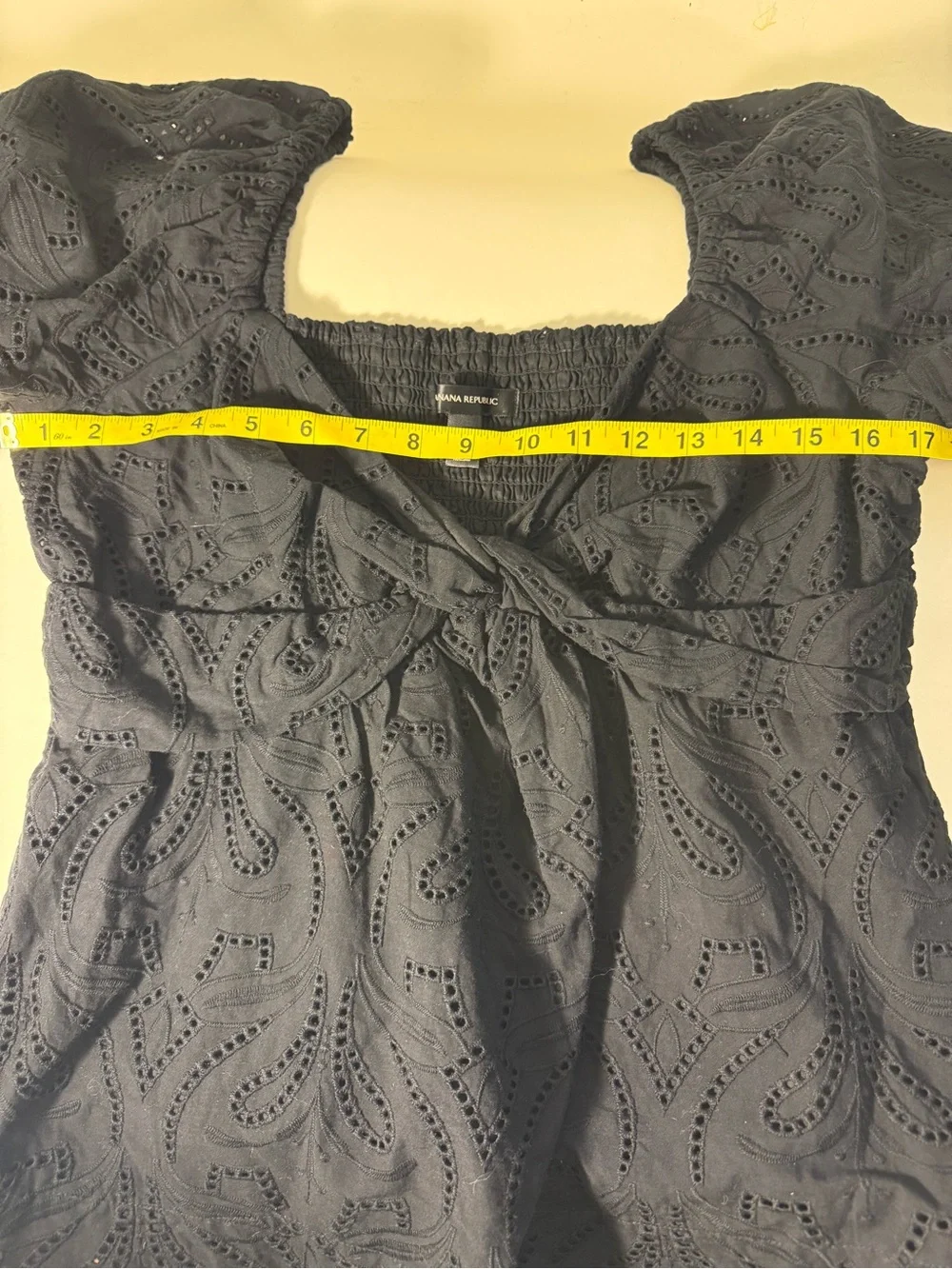 Banana Republic or puff