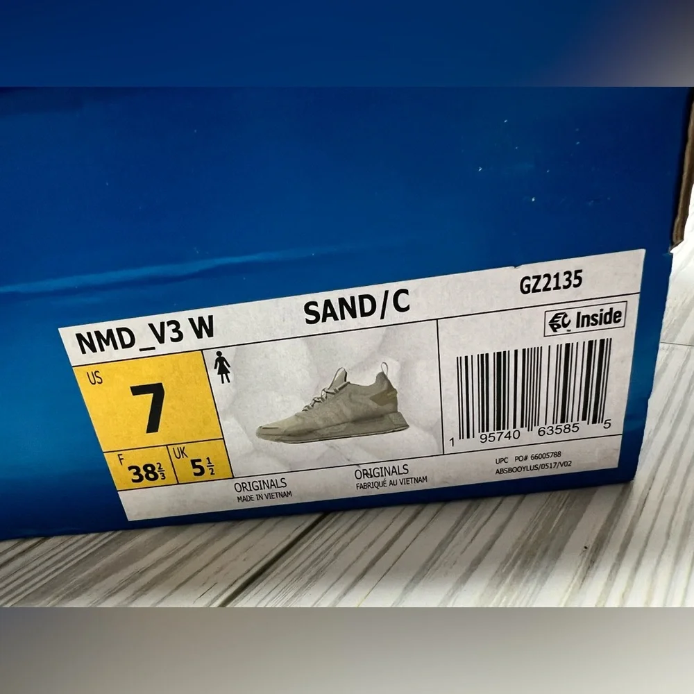 Adidas NMD V3 Women's Running Shoes sneaker off white‎ sand Size 7 GZ2135