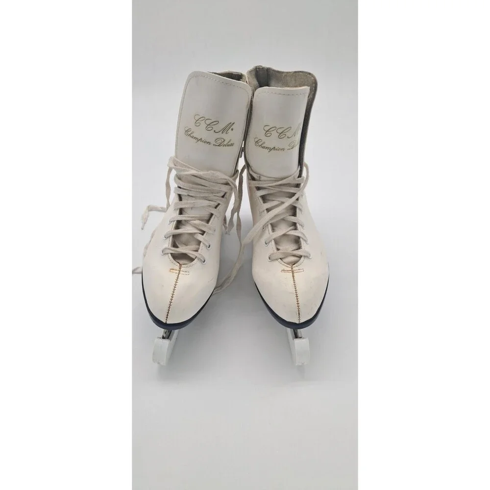CCM Champion Deluxe Skates Ladies Sz 11 Figure Ice Skates