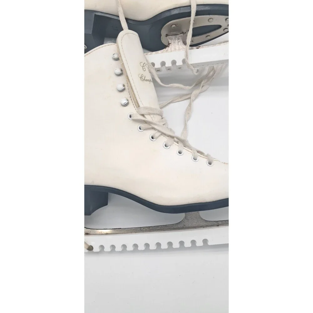 CCM Champion Deluxe Skates Ladies Sz 11 Figure Ice Skates