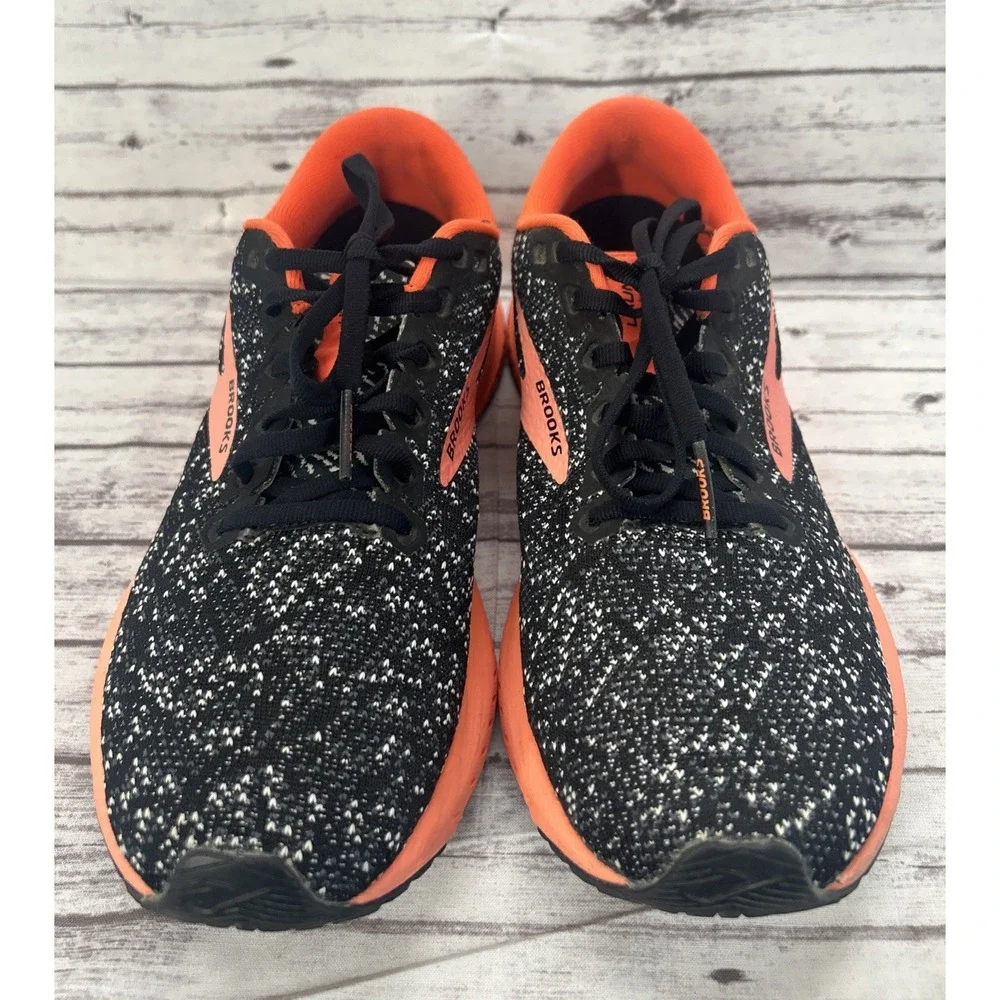 Brooks differ garment