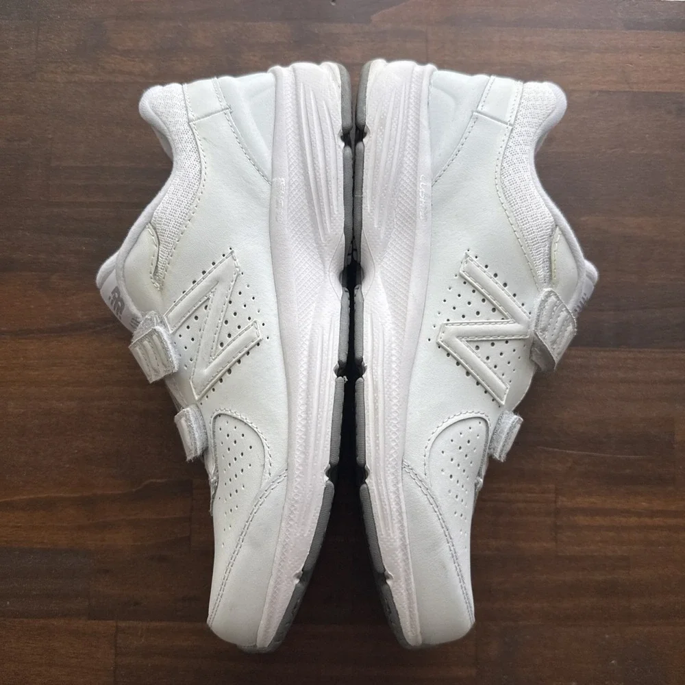 Sz 8.5 New Balance™ 411 v2 Leather Hook & Loop Walker 'Triple White' WW411HW2