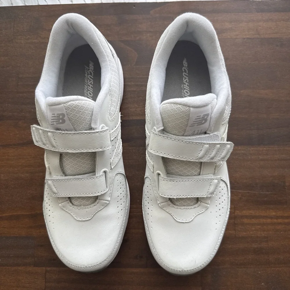 Sz 8.5 New Balance™ 411 v2 Leather Hook & Loop Walker 'Triple White' WW411HW2