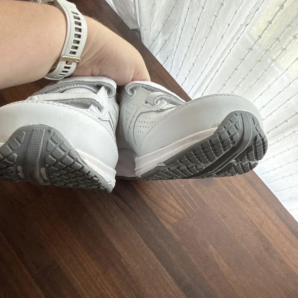Sz 8.5 New Balance™ 411 v2 Leather Hook & Loop Walker 'Triple White' WW411HW2
