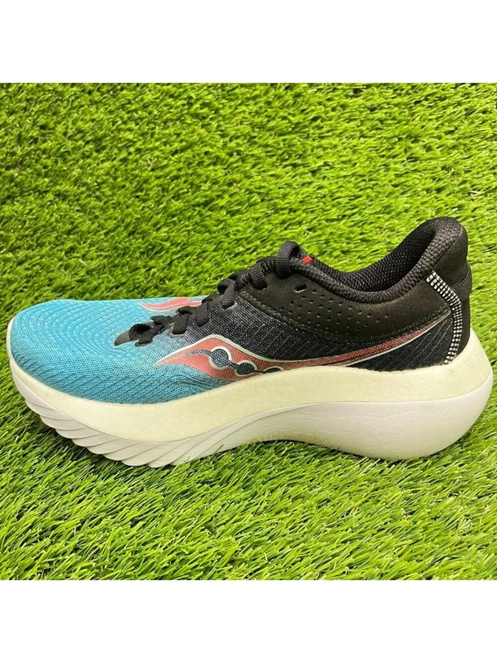 Saucony Kinvara Pro Chicago Womens Size 6.5 Blue Black Running Shoes Sneakers