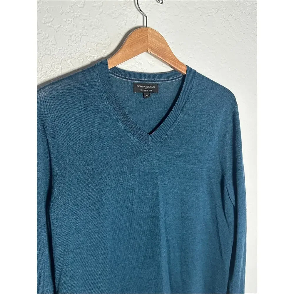 NEW Banana Republic 100% Merino Wool Teal Blue V-Neck Sweater Medium