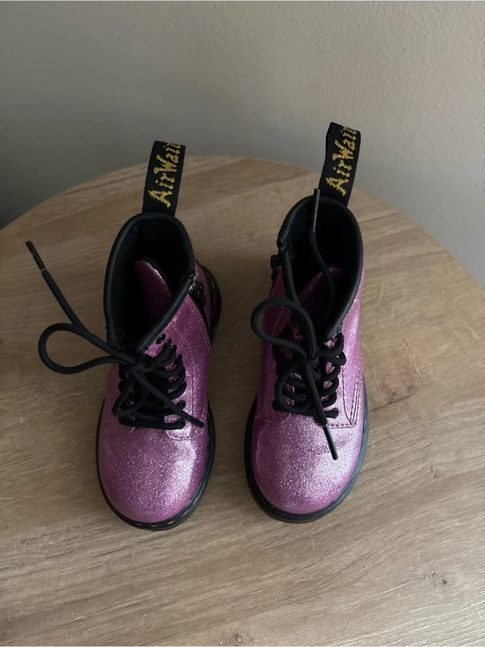 Dr. Martens minor scuff