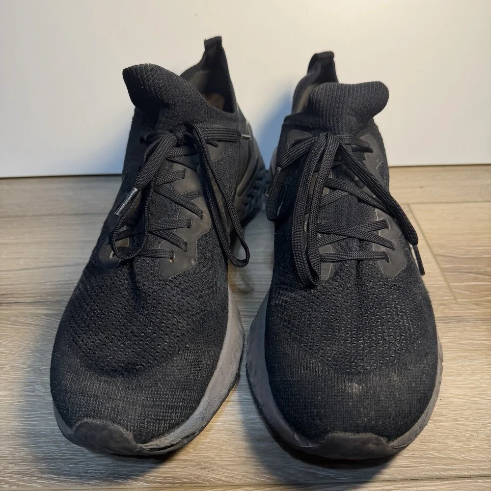 Nike Epic React Flyknit 2 Men's Size 13 Running Shoes Black Gray