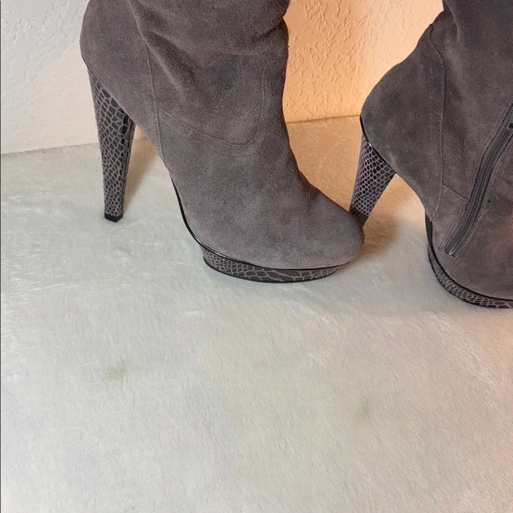 Bakers Grey Suede Over The‎ Knee Boots Snakeskin Platform Stiletto Heel 8.5B