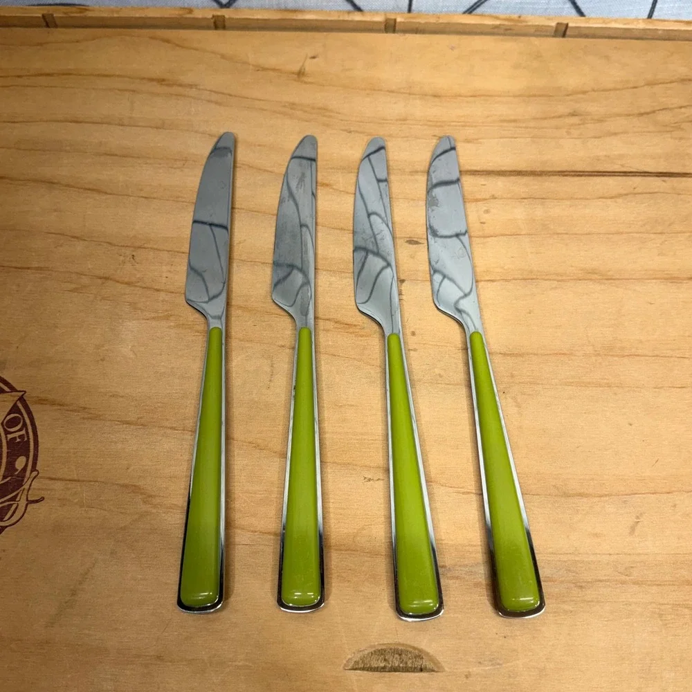 Fiesta Lemongrass Green Steak Knives Set of 4 Stainless‎ Steel Serrated W-16 9