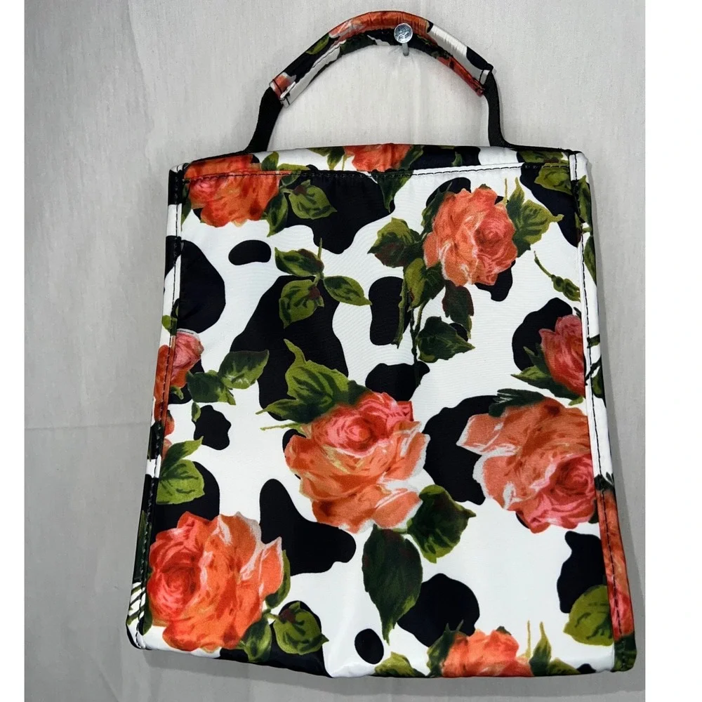 Betsey Johnson loop charming perfectly
