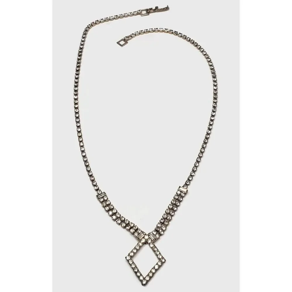 Vintage Rhinestone Diamond Shaped Necklace 18