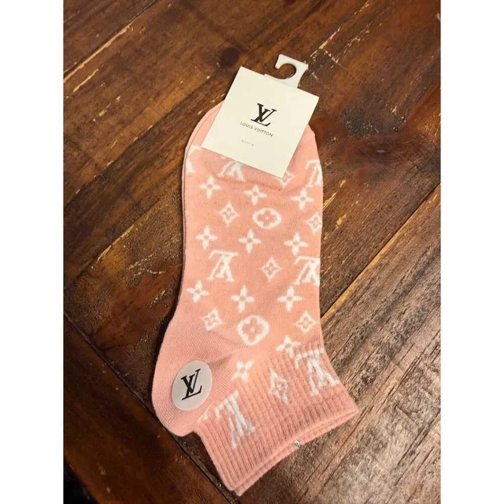Louis Vuitton ankle socks pink