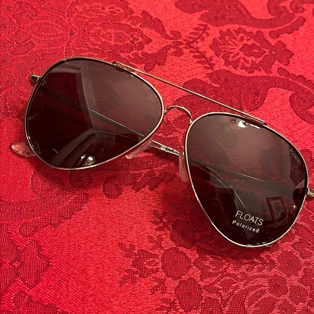 Floats classic aviator