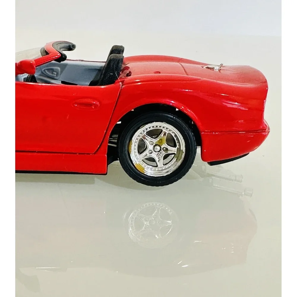 Bburago Red 1999 Shelby Series 1 Red 1:24 Scale Gold Collection