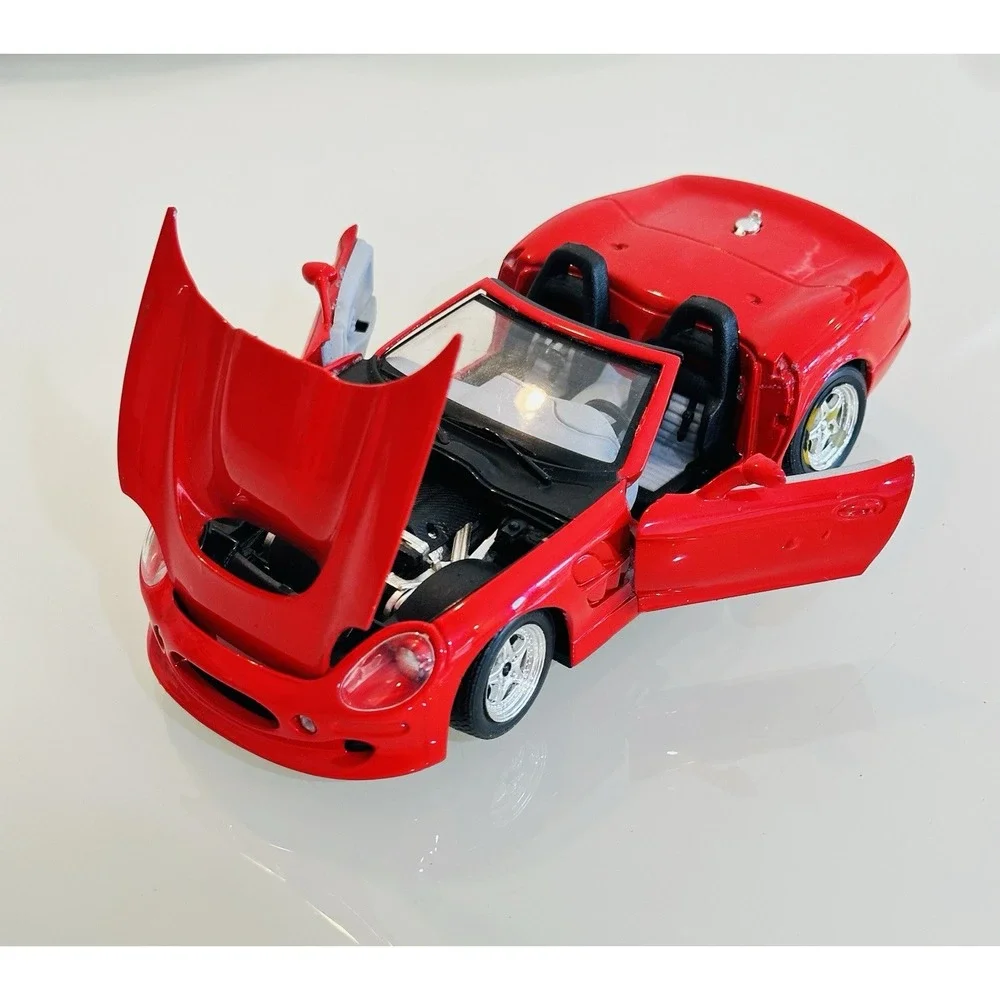 Bburago Red 1999 Shelby Series 1 Red 1:24 Scale Gold Collection