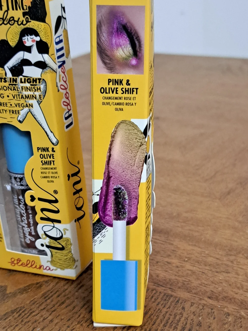 Iconic La Dolce Vita Color-Shifting Eyeshadow Stick - Pink & Olive Shift NWT