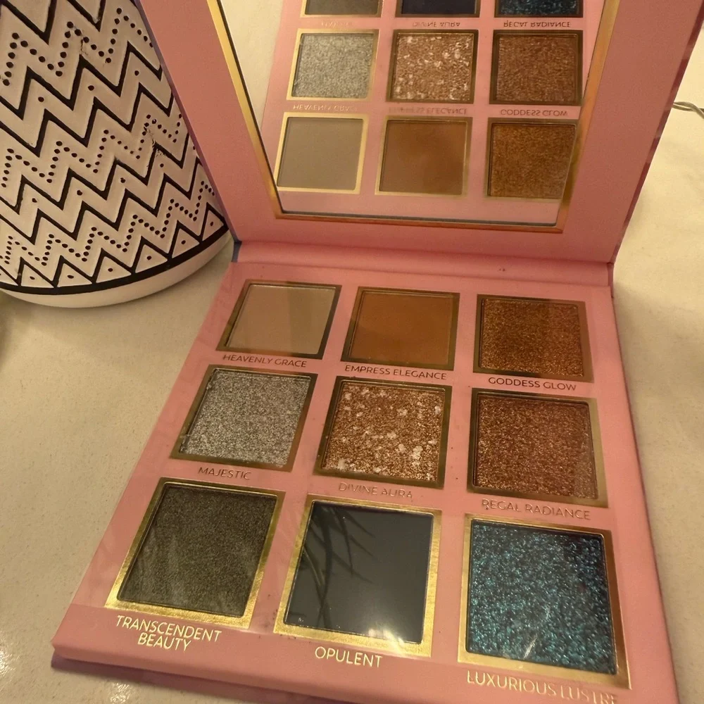 Eloise Goddess Eyeshadow‎ Palette 9 Shade Glitter Matte Metallic Makeup New