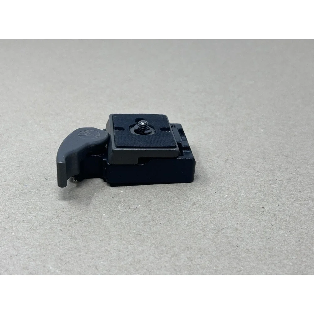 Manfrotto 323 RC2 System Quick Release Adapter with Plate