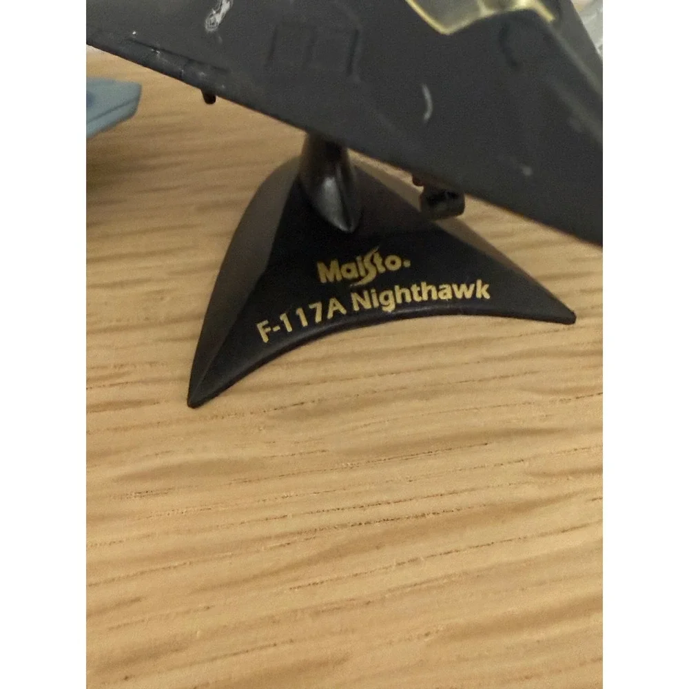 Maisto Tailwinds Diecast Aircraft Lot F-117A F-16C Eurofighter A-6E YF-22 F-14