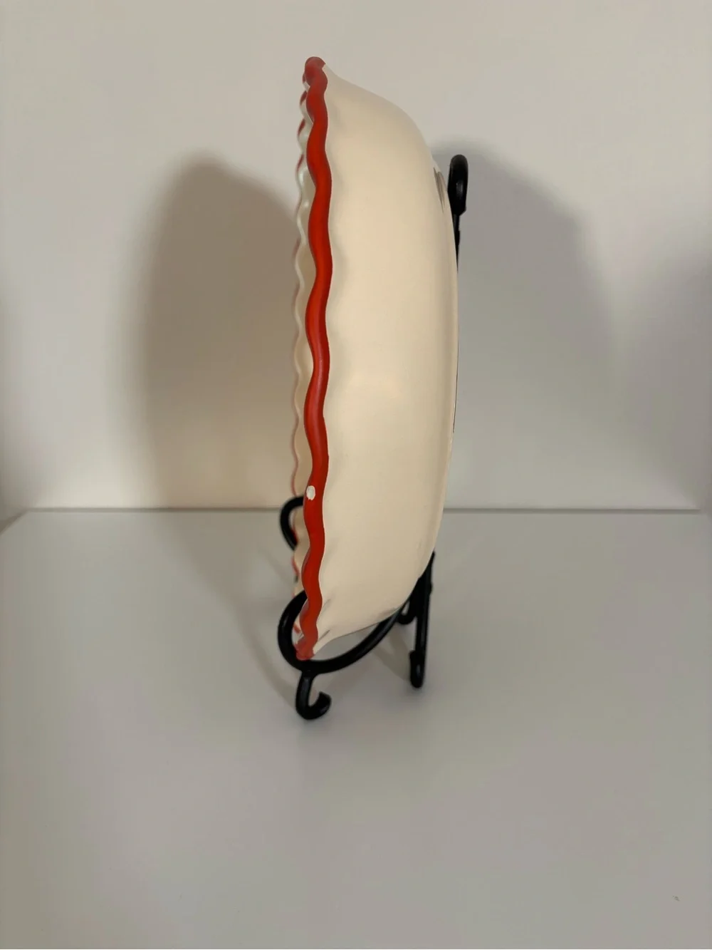 Unkown decorative cream